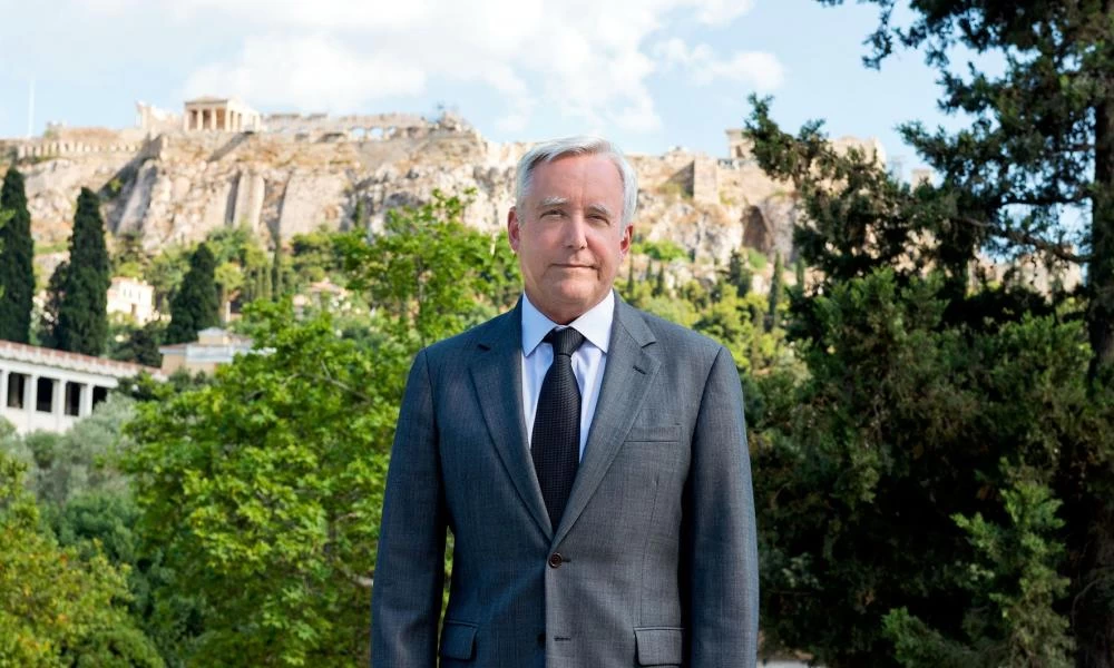 Πρώην Αμερικανός πρέσβης στην Ελλάδα: «Καλά ξεκουμπίδια» Τραμπ